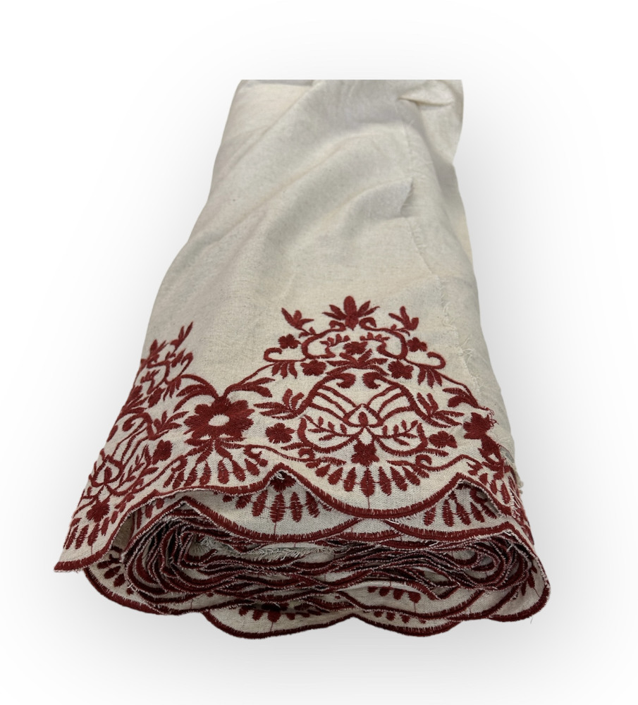 Brodeerattu pellavaviskoosikangas (V19-04737)